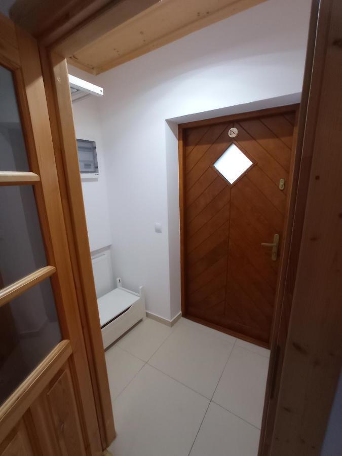 Apartamentydvorskie Neu Sandez Exterior foto