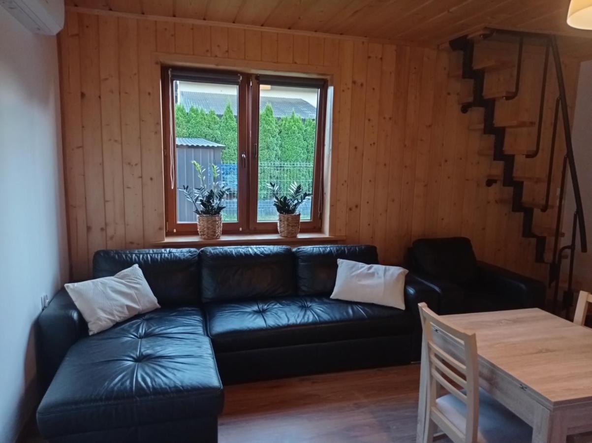 Apartamentydvorskie Neu Sandez Exterior foto