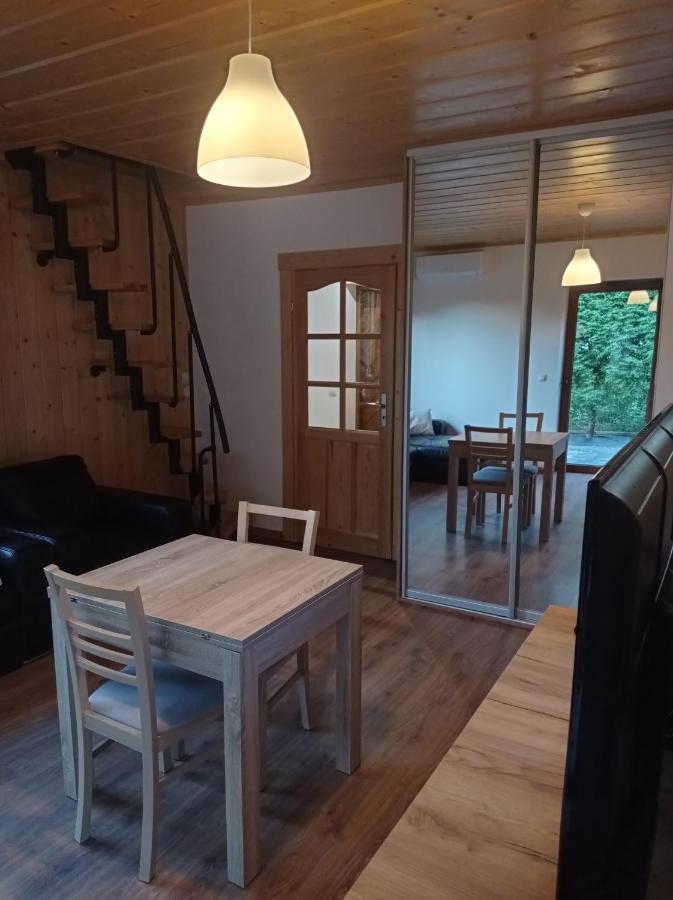 Apartamentydvorskie Neu Sandez Exterior foto