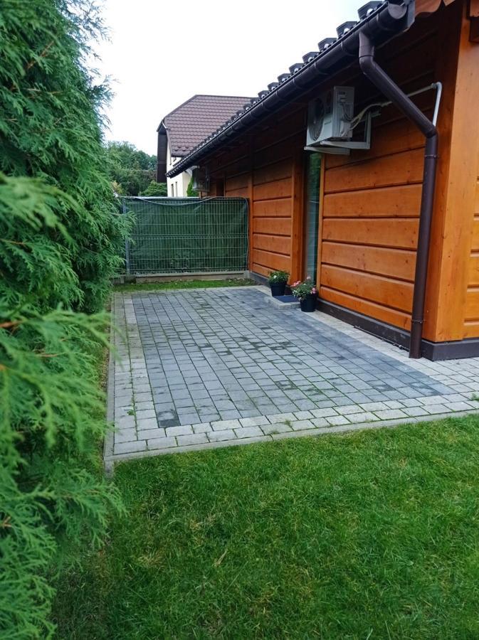 Apartamentydvorskie Neu Sandez Exterior foto